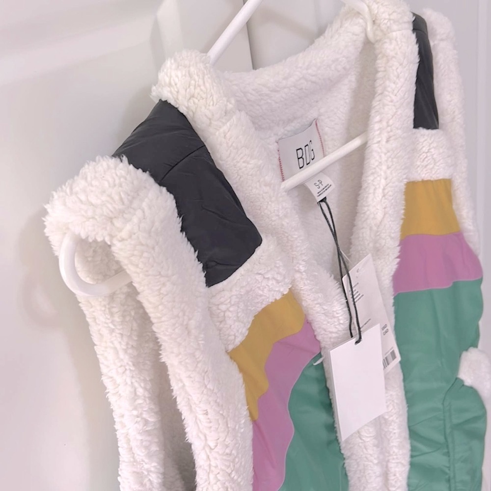 NWT UO BDG Nylon Sherpa Vest Soft Fleece Winter Ski Vest Sz S - Picture 3 of 7